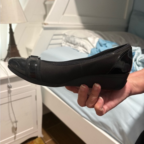 ANNE KLEIN AK Sport black flat slip-on shoes women size 8M - Picture 5 of 10